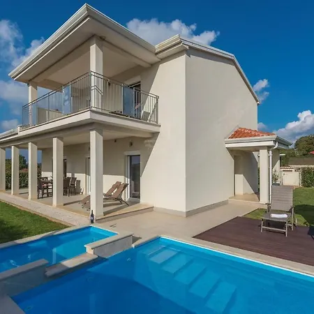 Modern Anita With Pool Near Porec Villa *